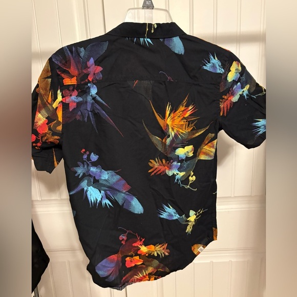 Vans Black Casual Button Down Shirt with Vibrant Floral Design Youth Size Large - Picture 4 of 4